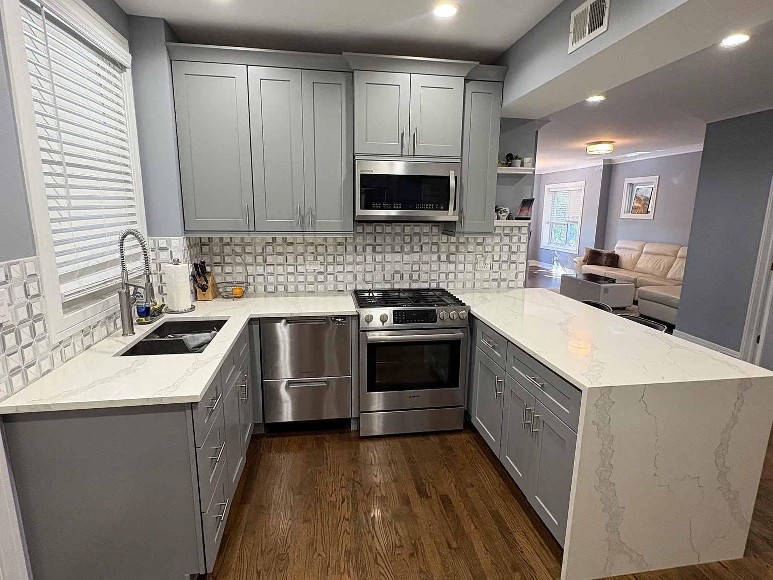 3 bed, 1100 sqft, $2,900 — Photo 1