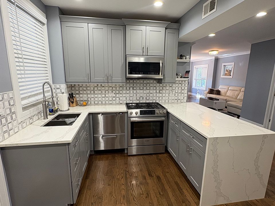 1st image of 3145 N Lamon Ave #2S