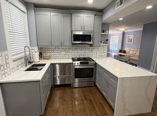 3145 N Lamon Ave #2S, Chicago, IL 60641