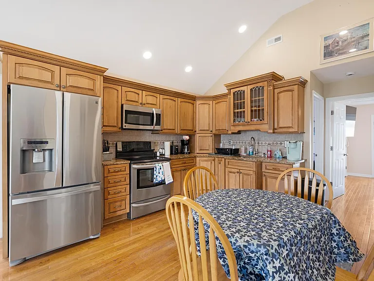 70 Beach Ave #0 — Photo 11