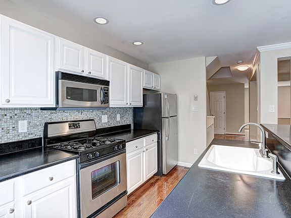 Breakfast Bar Stainless Steel Appliances