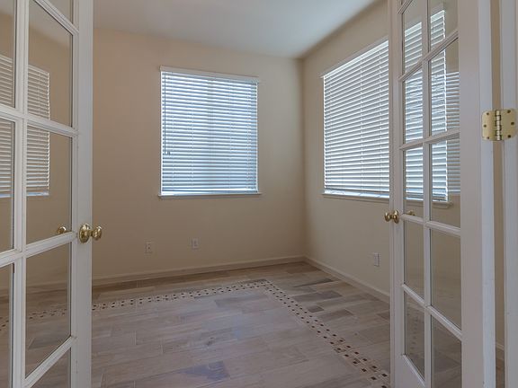 5th image of 1406 Jake Creek Dr