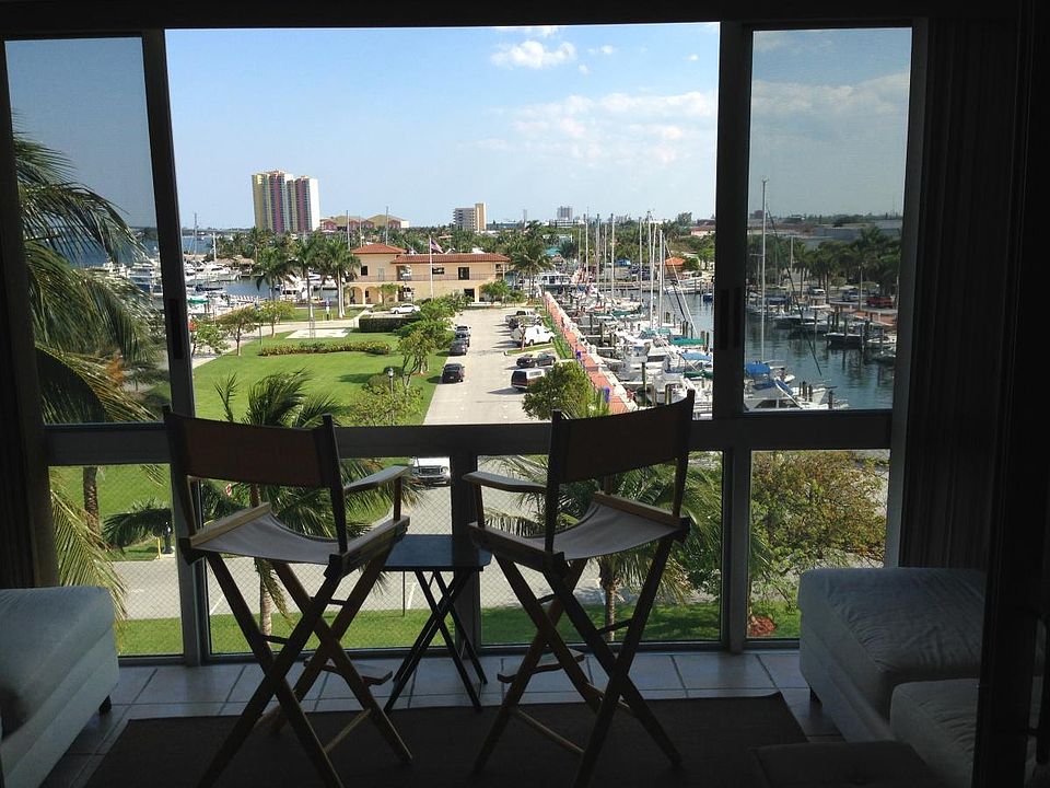Enclosed balcony