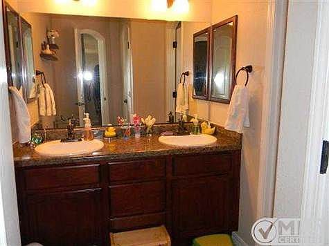 5th image of 7404 Brays Landing Dr