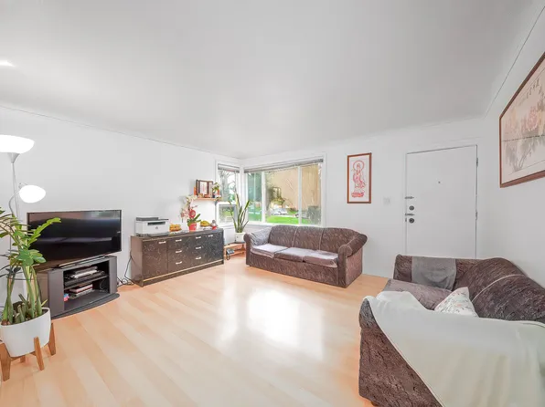 3134 E 1st Ave, Vancouver, BC V5M 1B5