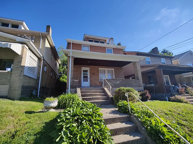 1237 Brookline Blvd — Photo 1