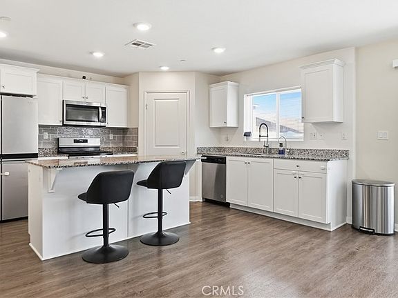 5th image of 579 Pinyon Rd