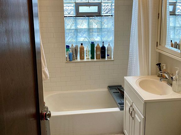 3rd image of 4518 N Paulina St #2