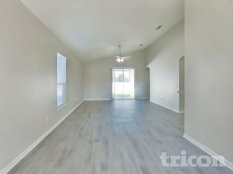 11941 Crooked River Rd — Photo 3