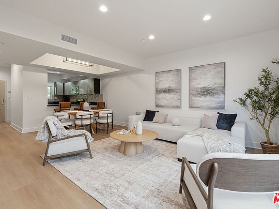 3rd image of 1744 Granville Ave APT 105