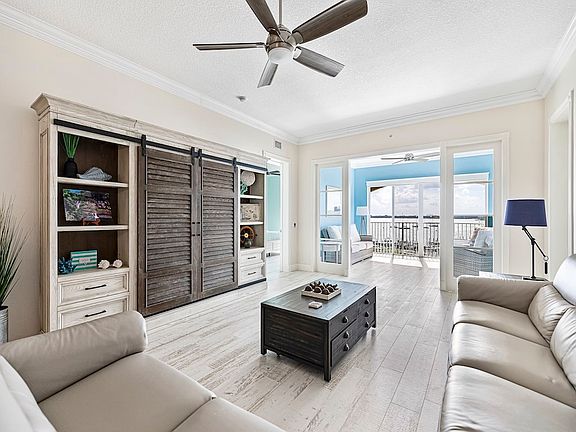 3rd image of 34 Harbour Isle Dr W #Penthouse 03