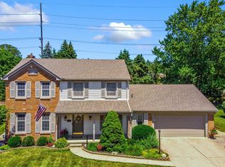 41988 Baintree Cir, Northville, MI