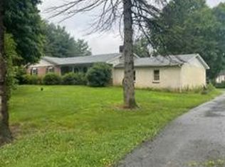 950 Shavertown Rd, Garnet Valley, PA 19060