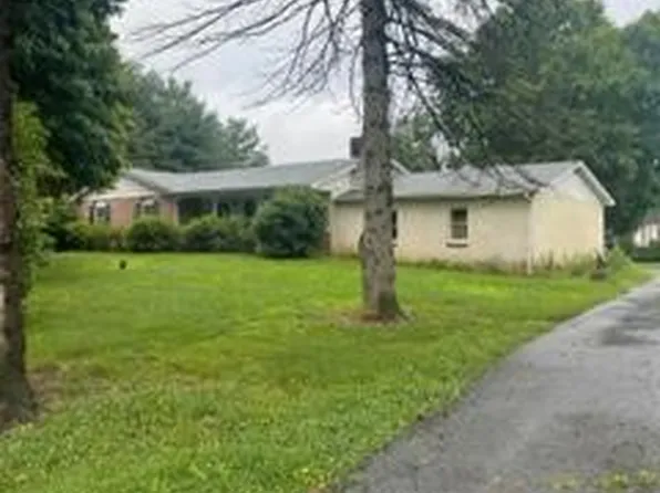 950 Shavertown Rd, Garnet Valley, PA 19060