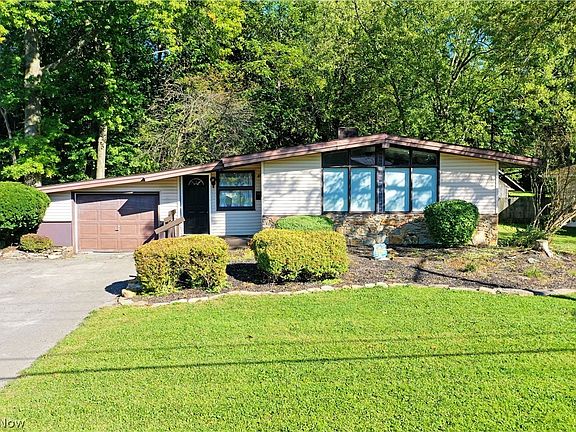 4th image of 837 Pinecrest Rd