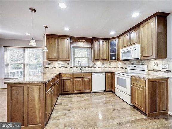 2nd image of 20641 Hartsbourne Way