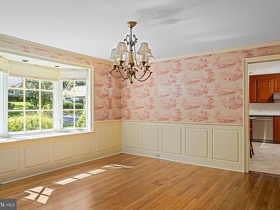 4th image of 1006 Buckingham Way