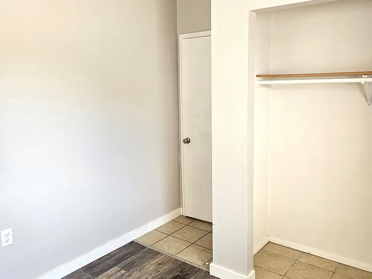 Lake Ripley Apartments — Photo 9