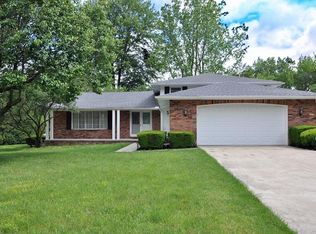 2905 Creekside Dr, Westlake, OH 44145