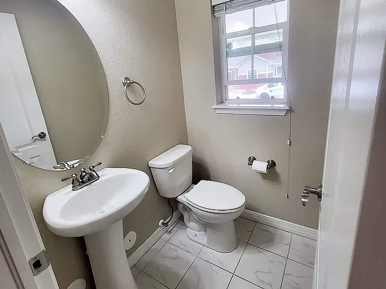 8817 Bella Flora Hts — Photo 15