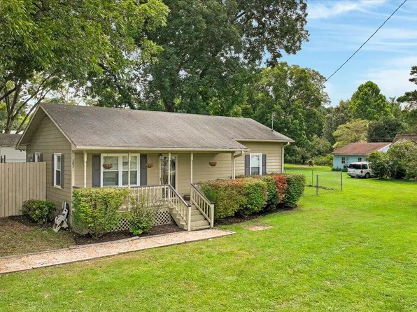 303 S Main St, Adairsville, GA 30103