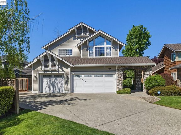 3rd image of 74 Canyon Green Way