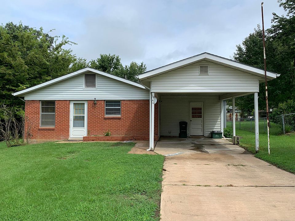 1st image of 1940 S Custer Ln