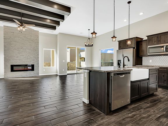 3rd image of 3672 Santa Minerva Ave