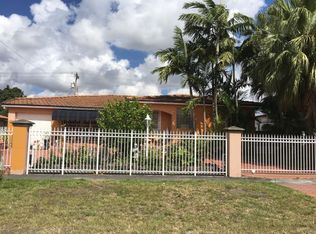 353 W 59th St, Hialeah, FL 33012