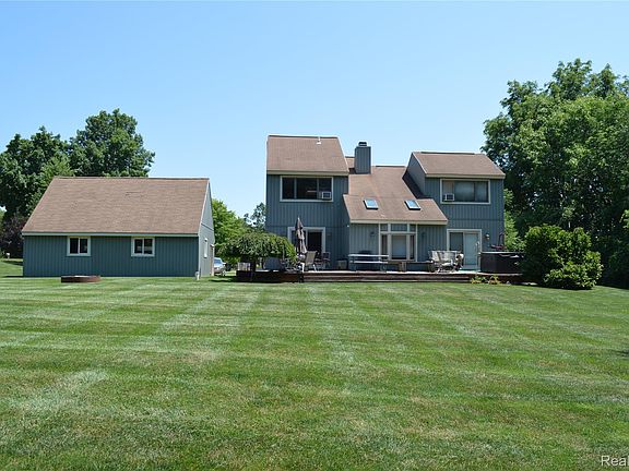 5th image of 10055 Walnut Hill Dr