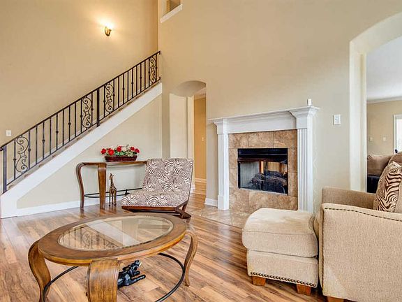 3rd image of 180 Meadow Trail Ln