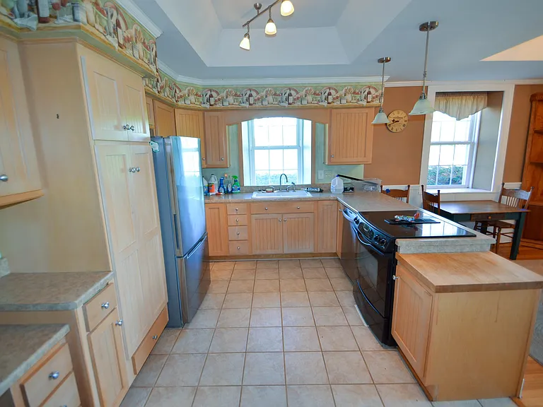 3884 Breezy Hill Rd — Photo 2