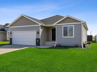 5944 58th St S, Fargo, ND