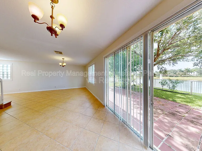 6786 Aliso Ave — Photo 13