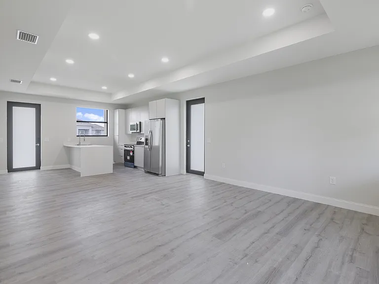 3216 53rd St W — Photo 6
