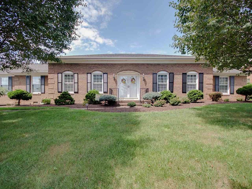1st image of 1049 S Dogwood Dr
