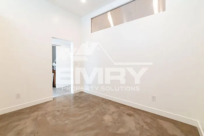 5655 E Beverly Blvd — Photo 27