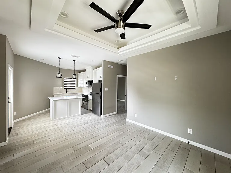 2202 N Hester St #2 — Photo 4