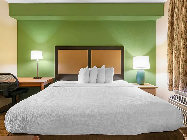 Executive Suite - 1 King Bed