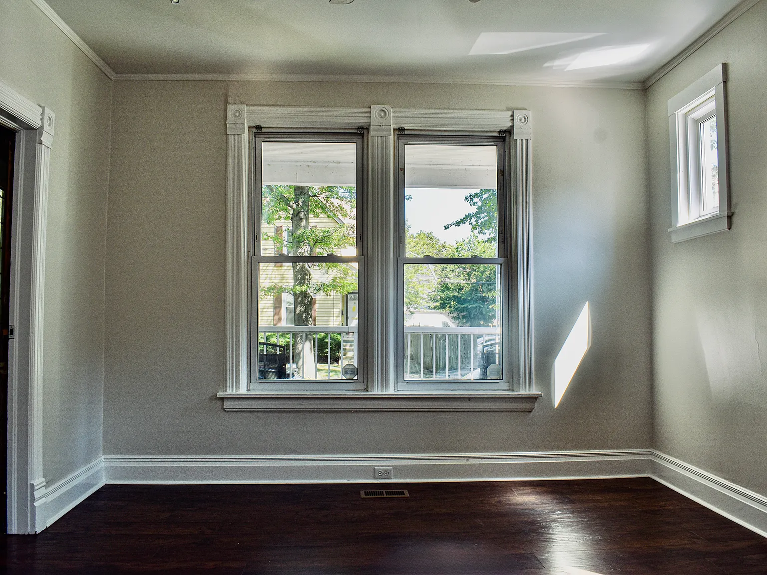 5 bed, $5,000 — Photo 3
