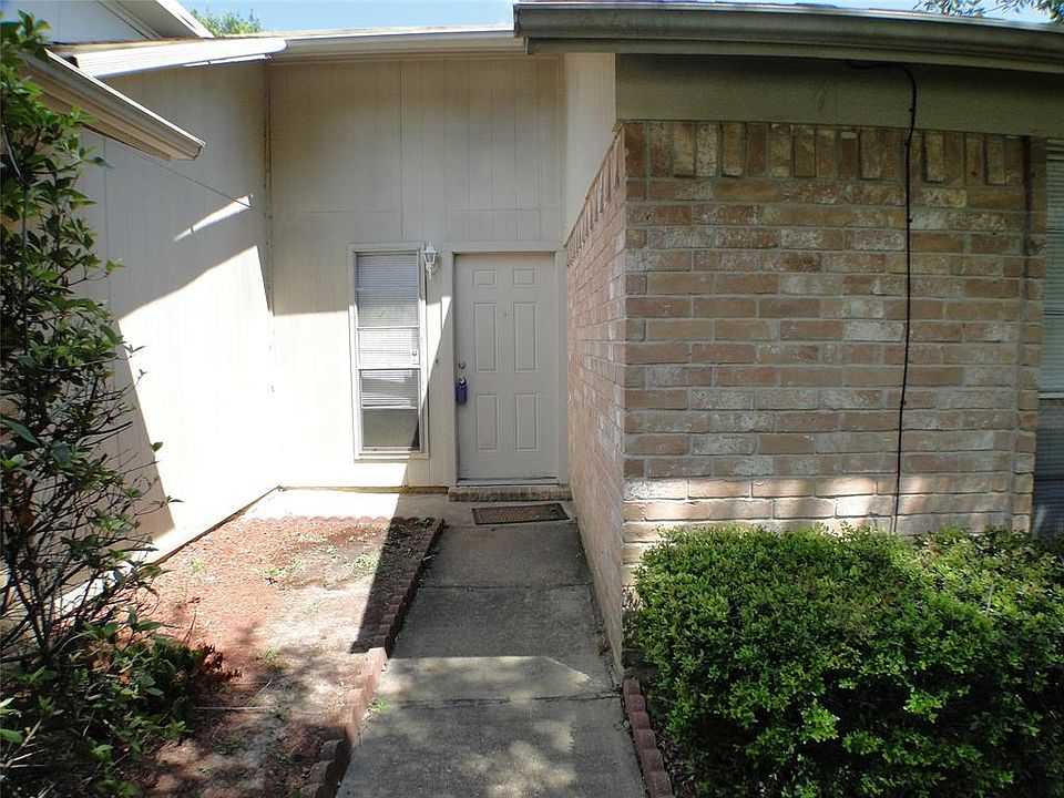 1st image of 915 Comstock Springs Dr