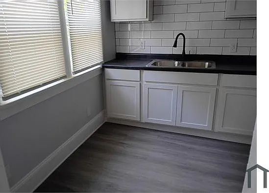 1328 E 86th St #1 — Photo 7