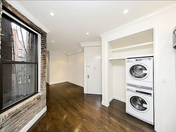 3rd image of 400 E 74th St APT 20