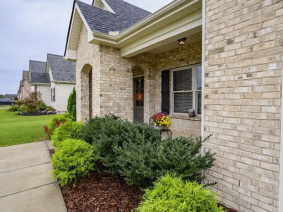 3rd image of 1119 General Marshall Ct