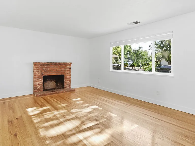 1611 Clemson Dr — Photo 5