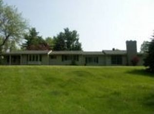 2201 Stanton Rd, Lake Orion, MI 48362