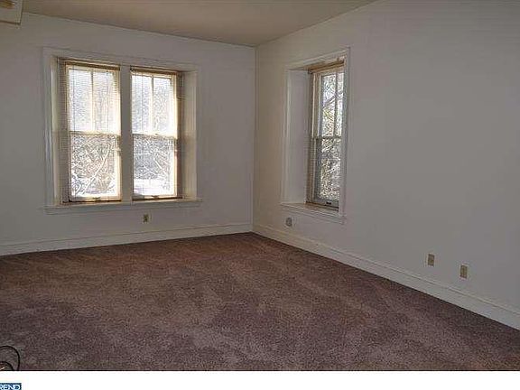 2nd image of 1315 Delaware Ave APT 12