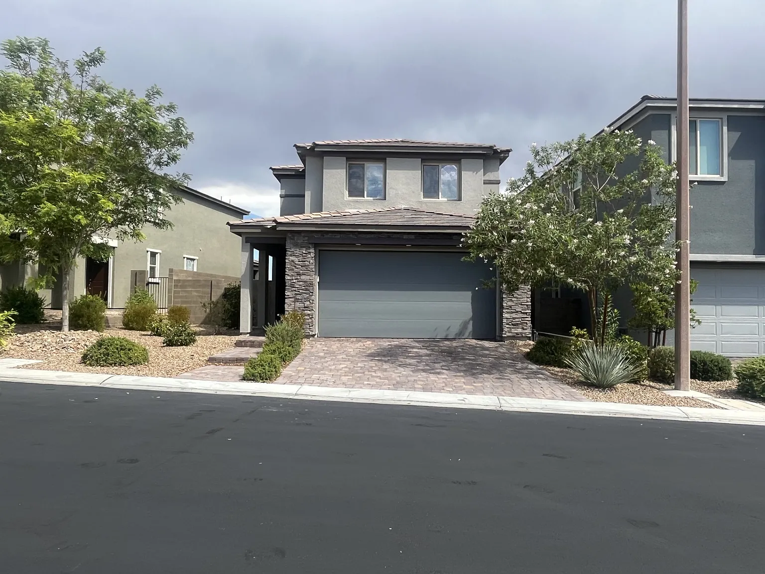 4 bed, 2.5 bath, 2107 sqft, $3,700 — Photo 2