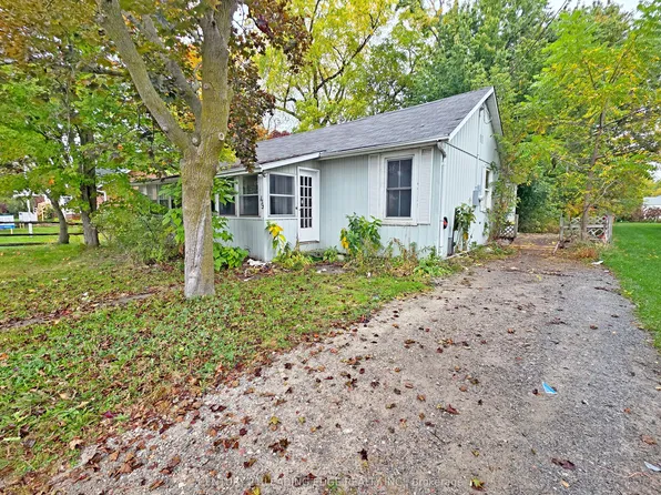 49 High St, Georgina, ON L0E 1R0