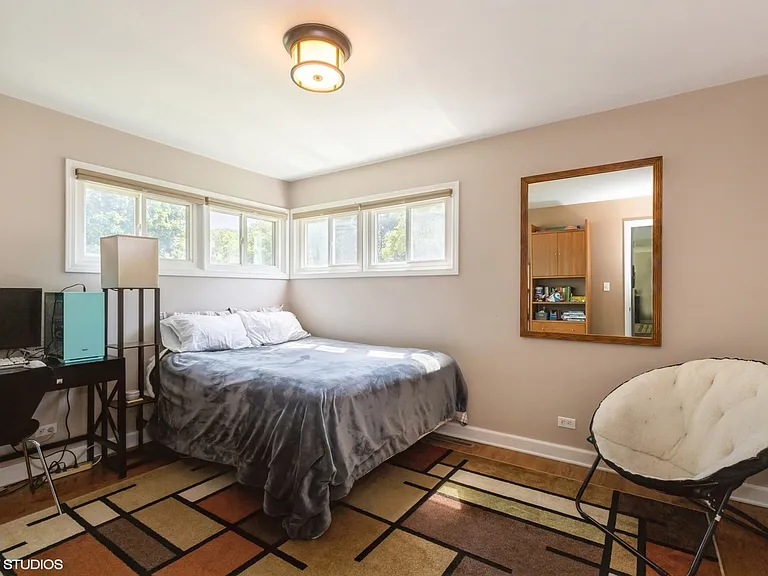 414 Drake St — Photo 6